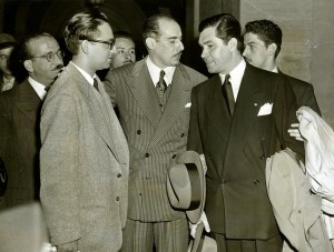 In May of 1946, Bernardo Pasquel (center) appeared in New York Supreme Court to hear the decision on the New York Yankees’ motion to continue to a temporary injunction prohibiting Mexican League owners from raiding their roster.